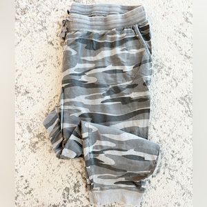 Women’s plus torrid camo sweat pants - 4x